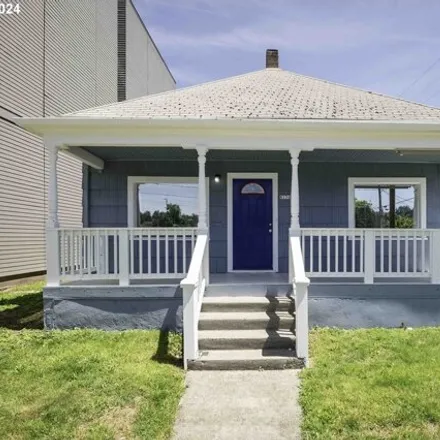 Buy this 2 bed house on 8134 Southeast 6th Avenue in Portland, OR 97202