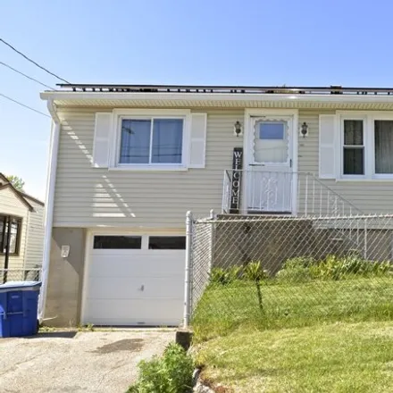 Buy this 3 bed house on 184 Bennett Avenue in Town Plot Hill, Waterbury