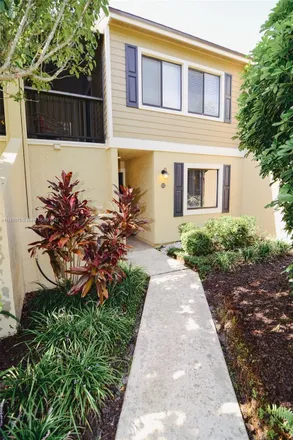 Buy this 2 bed loft on 635 Huntington Avenue in Winter Park, FL 32789