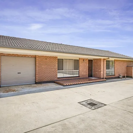 Rent this 3 bed townhouse on Douglas Road in Lavington NSW 2641, Australia