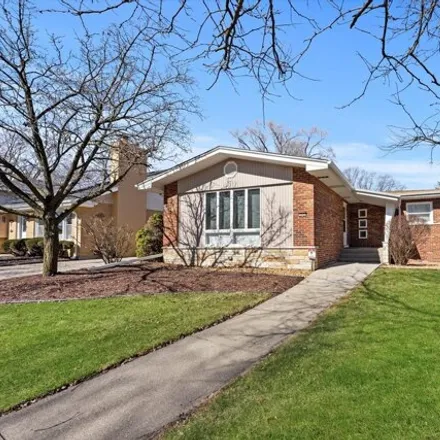 Buy this 3 bed house on 18376 Hood Avenue in Homewood, IL 60430
