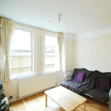 Image 2 - Belthorn Crescent, Weir Road, London, SW12 0NB, United Kingdom - Apartment for rent