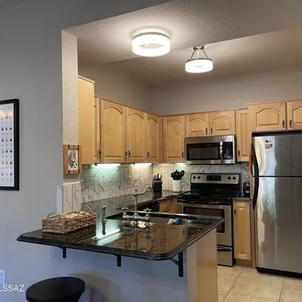 Image 7 - 1680 East Pusch Wilderness Drive, Oro Valley, AZ 85737, USA - Condo for rent
