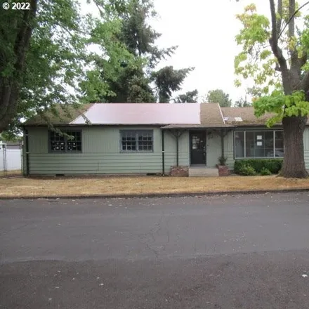 Buy this 3 bed house on 2735 Ladd Avenue Northeast in Salem, OR 97301