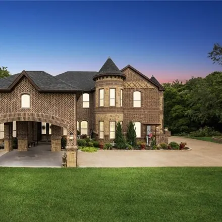 Buy this 6 bed house on 2631 Creekwood Dr in Cedar Hill, Texas