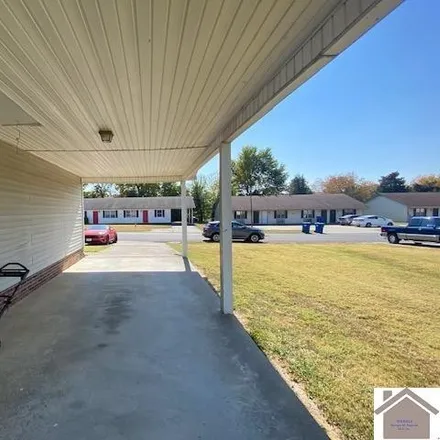 Image 3 - 1618 Campbell Street, Murray, KY 42071, USA - Duplex for sale