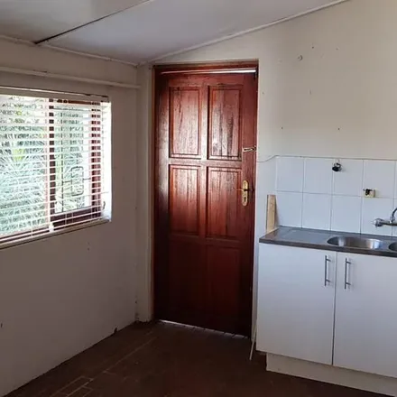 Image 5 - Plane Street, Glen Anil, KwaZulu-Natal, 4019, South Africa - Apartment for rent