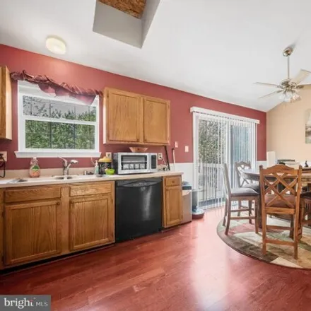 Image 7 - 217 Lake Coventry Drive, Frederick, MD 21702, USA - House for sale