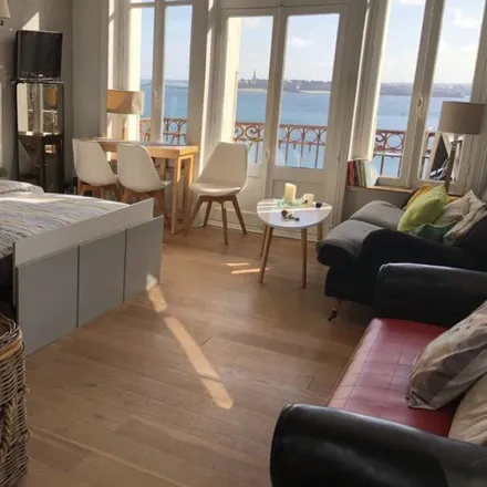 Rent this 1 bed apartment on 35800 Dinard