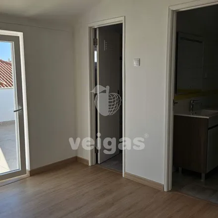 Rent this 3 bed apartment on unnamed road in 2500-312 Caldas da Rainha, Portugal