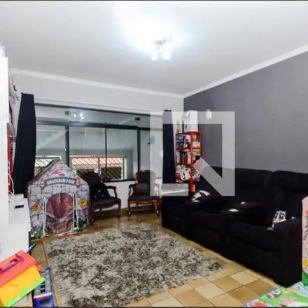 Buy this 3 bed house on Avenida Saulle Pagnoncelli in Picanço, Guarulhos - SP