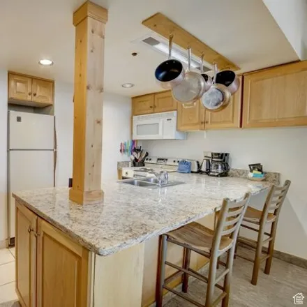 Image 9 - Food For Thought Village Market, Lowell Avenue, Park City, UT 84060, USA - Condo for sale