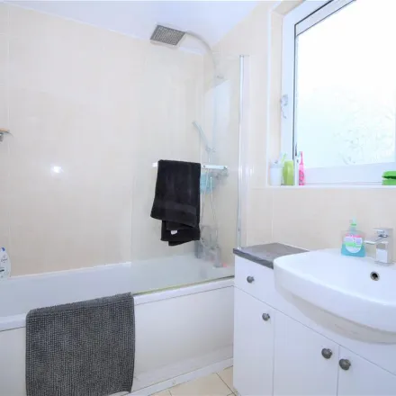 Image 1 - 1-36 Barleycorn Way, London, E14 8DE, United Kingdom - Apartment for rent