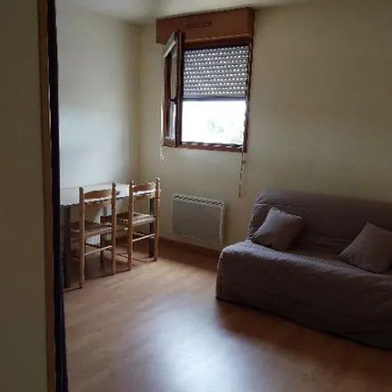 Rent this 1 bed apartment on Karvez Shop in 1 Avenue du Maréchal Foch, 35600 Redon