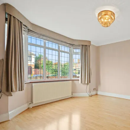 Rent this 3 bed duplex on Little Thurrock Primary School in Rectory Road, Grays