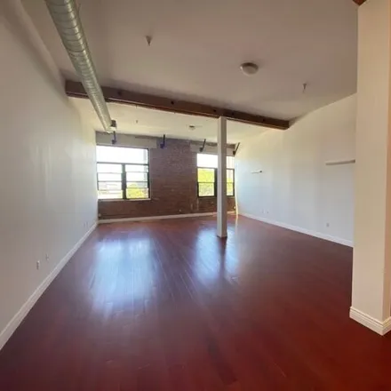 Image 5 - 652 Mateo St Unit 205, Los Angeles, California, 90021 - House for rent