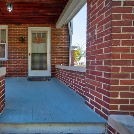 Image 2 - 816 Dewey Avenue, Hagerstown, MD 21742, USA - House for sale