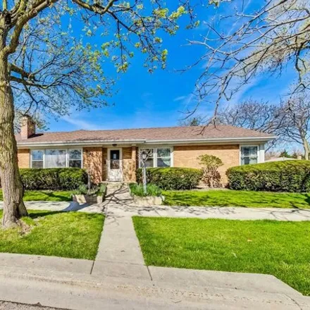 Buy this 4 bed house on 7400 Lavergne Avenue in Skokie, IL 60077