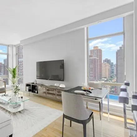 Rent this 3 bed apartment on 250 E 30th St Apt 12C in New York, 10016