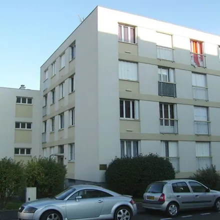 Rent this 1 bed apartment on Boulevard Jacques Bingen in 63000 Clermont-Ferrand, France