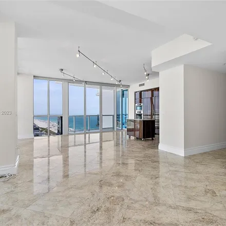 Image 3 - 40 South Pointe Drive, Miami Beach, FL 33139, USA - Apartment for rent