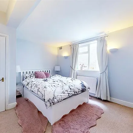 Rent this 2 bed apartment on Elmers End Cafe in 57 Croydon Road, London