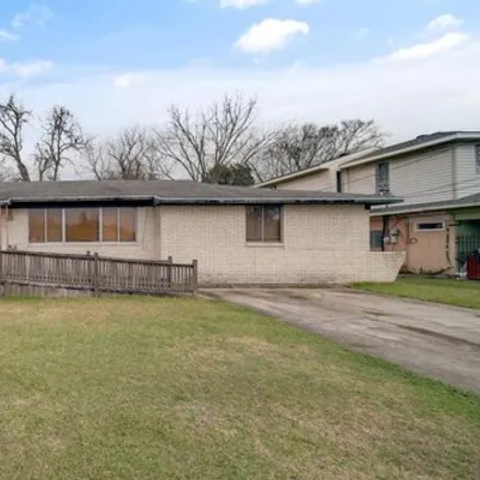 Buy this 3 bed house on 1212 Field St in New Iberia, Louisiana