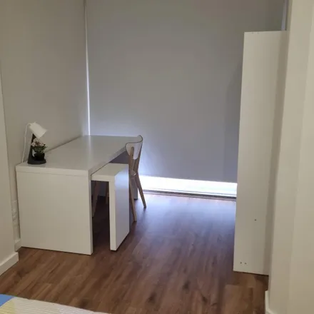 Rent this 5 bed room on Rua da Lagoa in 4460-403 Matosinhos, Portugal