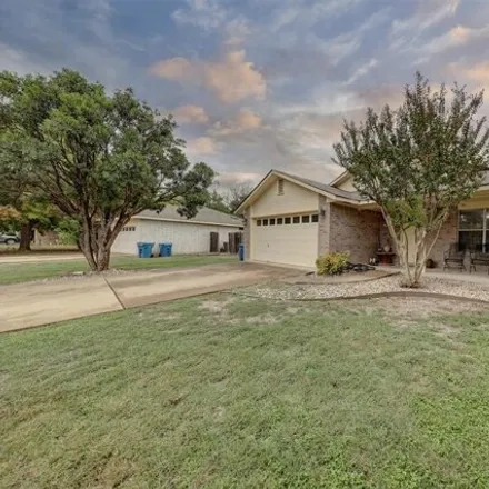 Buy this 3 bed house on 2358 Trail End in Kerrville, TX 78028