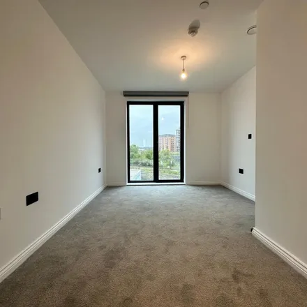 Image 5 - Units 5-6 Springwell Road, Leeds, LS12 1EY, United Kingdom - Apartment for rent