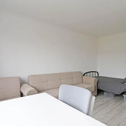 Rent this studio room on Howell Close in London, RM6 5UL