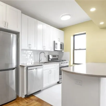 Image 2 - 102-43 68th Avenue, New York, NY 11375, USA - Apartment for sale