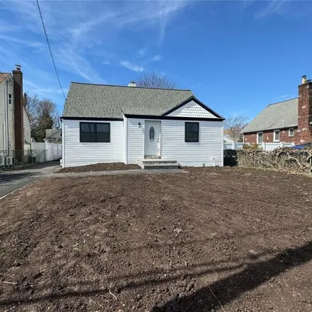 Buy this 3 bed house on 759 South Broadway in Village of Lindenhurst, NY 11757