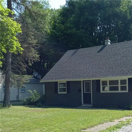 Rent this 3 bed house on 1165 Frederick Boulevard in Akron, OH 44320