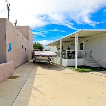 Image 4 - 215 East Riverfront Drive, La Paz County, AZ 85344, USA - House for sale