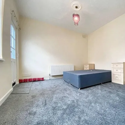 Image 4 - Griffin Street, Dudley Wood, DY2 0LW, United Kingdom - Apartment for rent