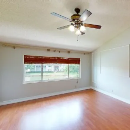 Buy this 3 bed apartment on #d2,13770 Oneida Drive in Pine Ridge at Delray Beach, Delray Beach