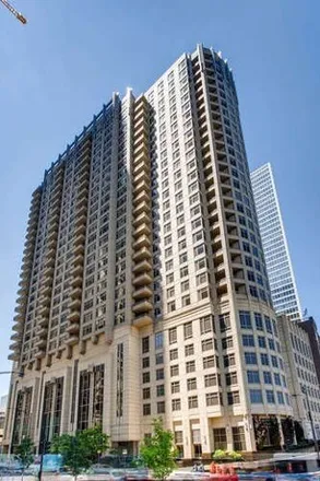 Buy this 2 bed condo on 530 Lake Shore Drive in 530 North Lake Shore Drive, Chicago