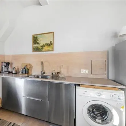 Image 2 - Admiral, Gould Terrace, Lower Clapton, London, E8 1HY, United Kingdom - Room for rent