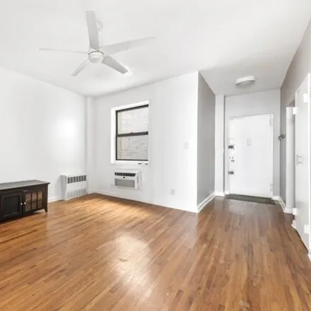 Image 2 - 317 W 54th St Apt 3G, New York, 10019 - Apartment for rent