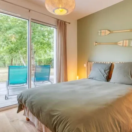 Rent this 4 bed house on Grayan-et-l'Hôpital in Route de Talais, 33590 Grayan