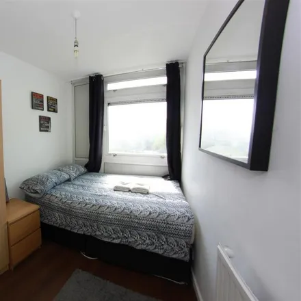 Image 4 - Norton House, Cannon Street Road, St. George in the East, London, E1 2BF, United Kingdom - House for rent