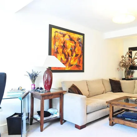 Image 1 - 42 Queen's Gardens, London, W2 3AL, United Kingdom - Apartment for rent
