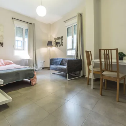 Rent this 4 bed room on Carrer dels Nocturns in 46002 Valencia, Spain