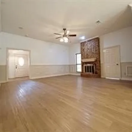 Image 7 - 1619 High Crest Court, Irving, TX 75061, USA - House for rent