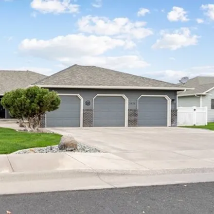 Buy this 4 bed house on 1068 Southwest 19th Court in Hermiston, OR 97838