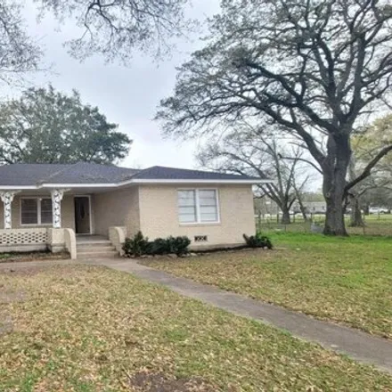 Rent this 4 bed house on 119 Sparks Road in Bay City, TX 77414