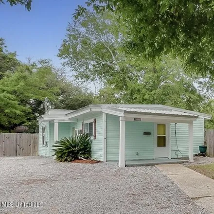 Buy this 2 bed house on 501 East Avenue in Gulfport, MS 39507