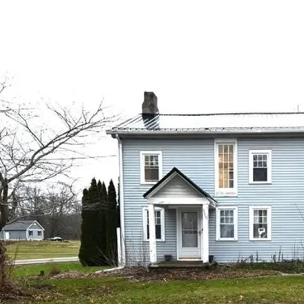 Buy this 4 bed house on 18923 Cleveland East Liverpool Road in North Benton, Mahoning County