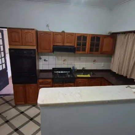 Buy this 2 bed house on Manuel Suárez 3745 in Cinco Esquinas, Rosario